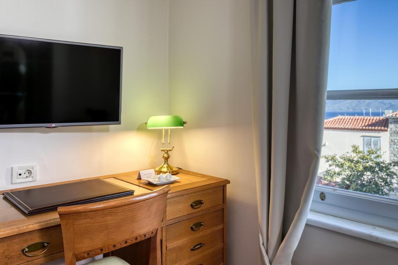 Hotel Leto Hydra Екстериор снимка